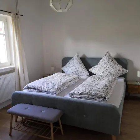 Schulhaus Wettges * Birstein